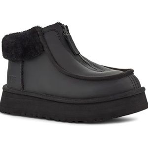 Brand new UGG platform boots